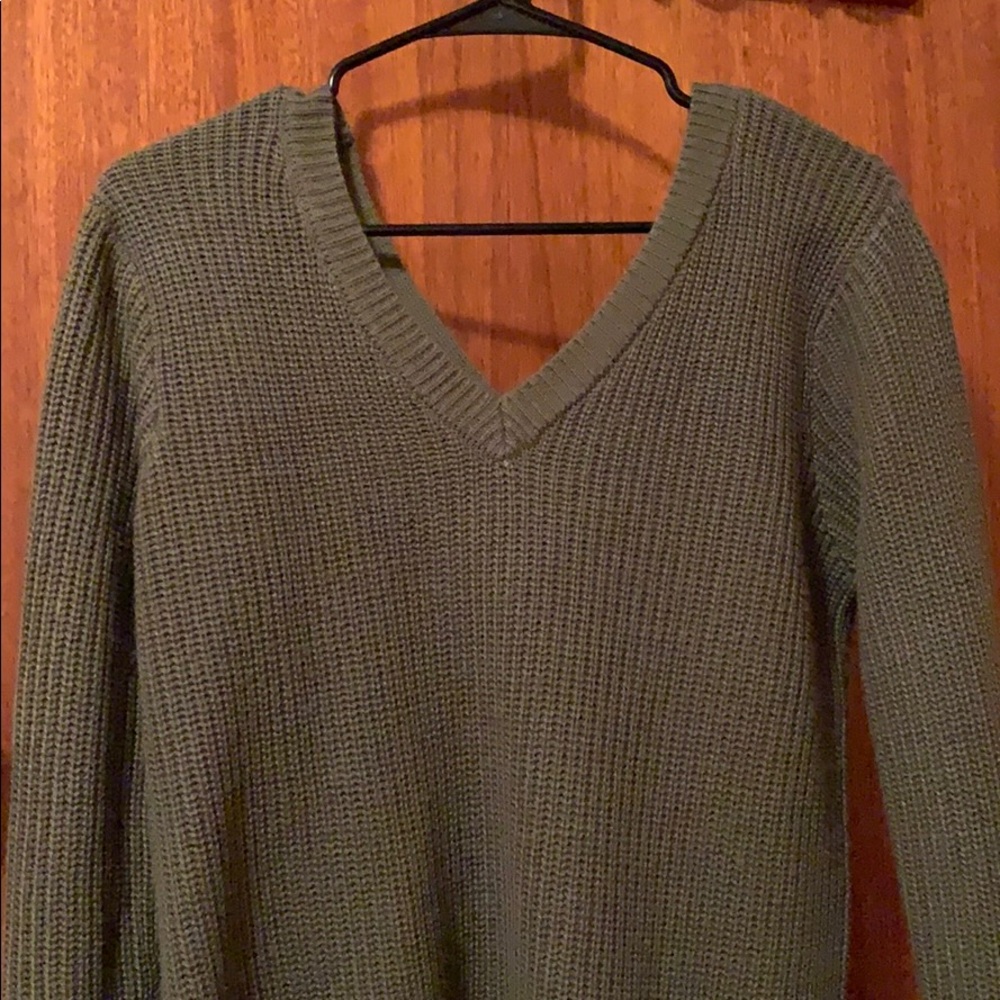 Knit long sleeve sweater